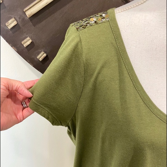 Old Navy XL Army Green Sequin Shoulder Scoop Neck Top - Picture 7 of 10